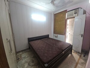 Bedroom in 1 BHK Builder Floor at Dlf City Phase 3 – for Rent