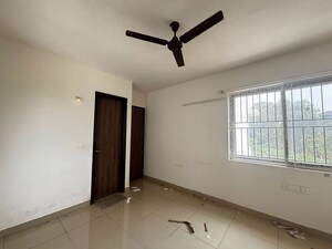 Room in 3 BHK Apartment at Vandana Alpyne, Hsr Layout – for Rent