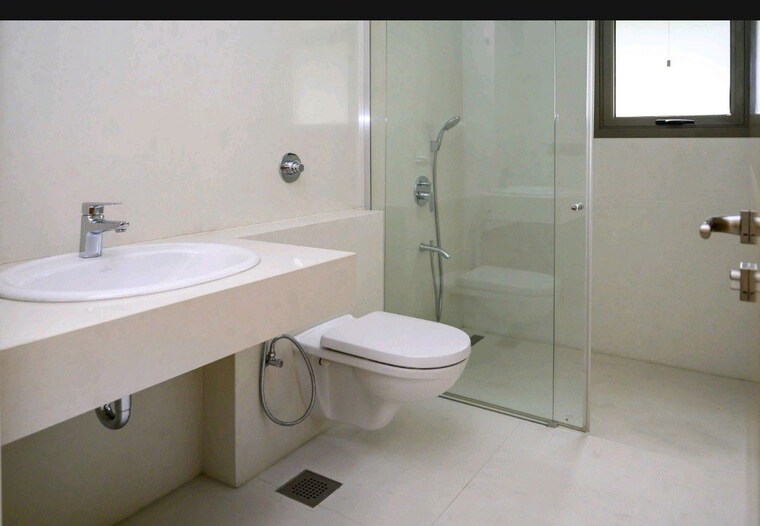 Bathroom, sobha-international-city-presidential-villa 5 Bedroom 750 Sq.Yd. Villa In Sector 109 Gurgaon 10418784