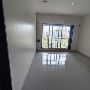 Room in 3 BHK Apartment at Mayfair Breeze, Andheri West – for Rent