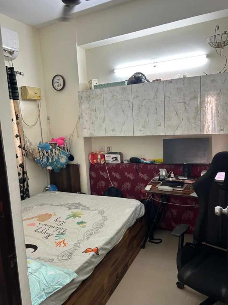 Team Area, mahagun-moderne 2.5 Bedroom 1250 Sq.Ft. Apartment In Sector 78 Noida 10418809