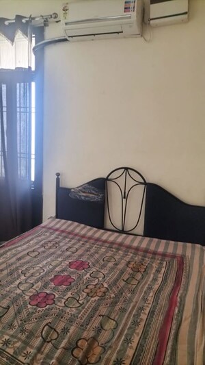 Bedroom in 2.5 BHK Apartment at SRS Royal Hills, Sector 87 – for Sale
