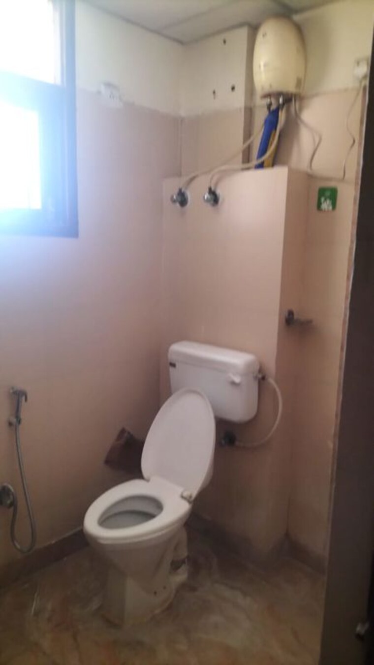Bathroom, srs-royal-hills 2.5 Bedroom 1133 Sq.Ft. Apartment In Sector 87 Faridabad 10418814