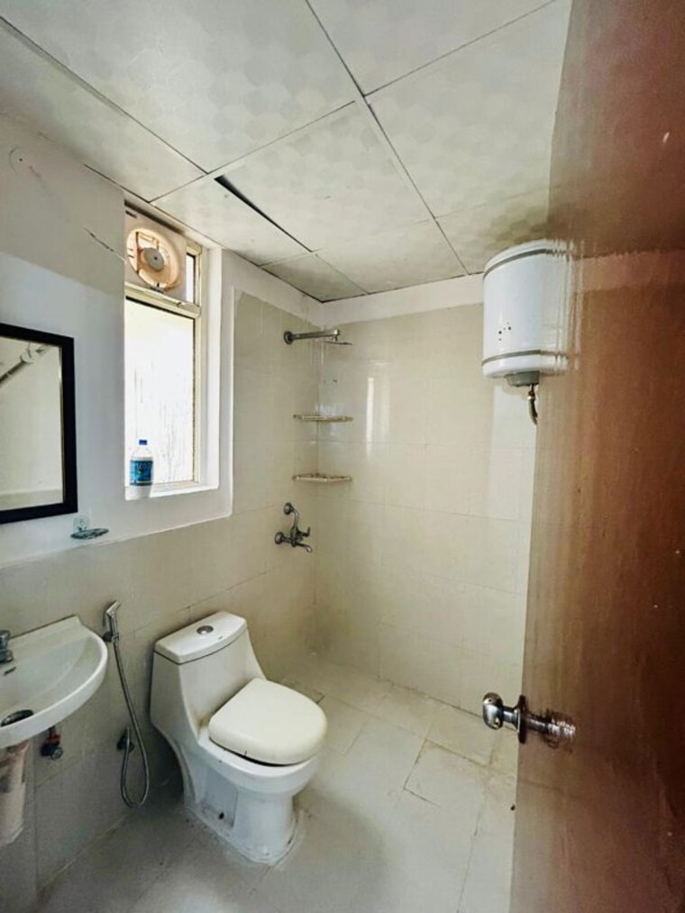 Bathroom, pyramid-elite 2 Bedroom 685 Sq.Ft. Apartment In Sector 86 Gurgaon 10418824