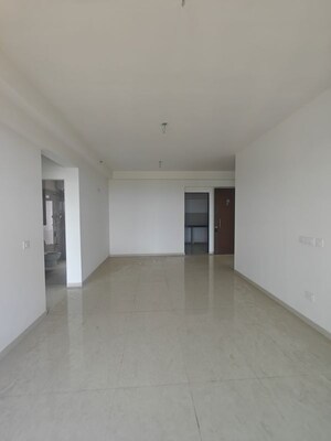 Room in 3 BHK Apartment at Seawoods – for Rent