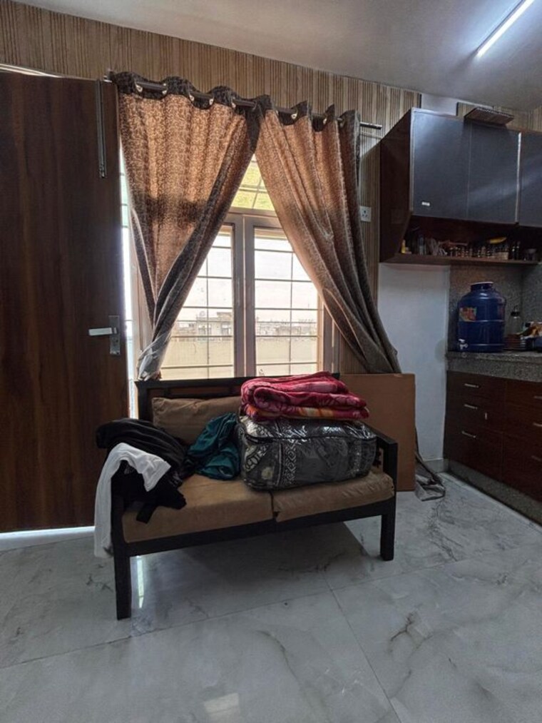 Gym, chattarpur 1 RK 350 Sq.Ft. Builder Floor In Chattarpur Delhi 10418828