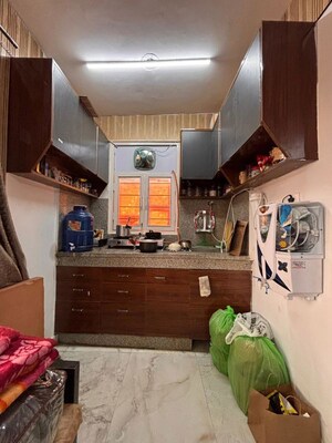 Furnished Amenities in 1 RK Builder Floor at Chattarpur – for Rent