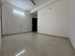 Room in 1 BHK Apartment at Chattarpur – for Rent