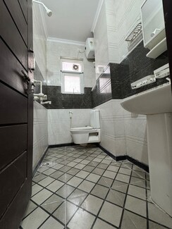 1 BHK + Servant Room Apartment For Rent in Chattarpur