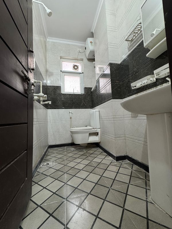 1 BHK + Servant Room Apartment For Rent in Chattarpur