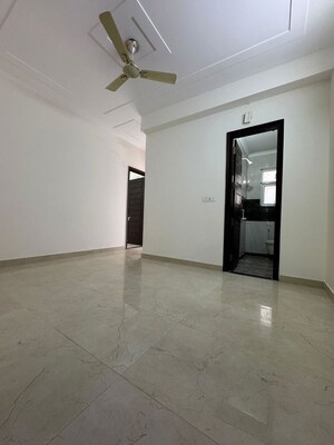 Room in 1 BHK Apartment at Chattarpur – for Rent