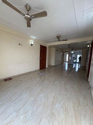 Room in 2 BHK Apartment at M3M Skywalk, Sector 74 – for Rent