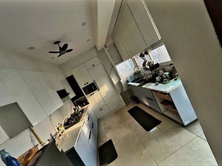 Kitchen, wave-amore 2.5 Bedroom 1609 Sq.Ft. Apartment In Sector 32 Noida 10418847