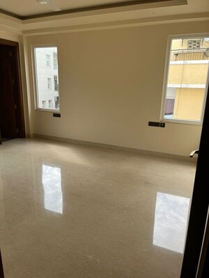 Room in 3 BHK Builder Floor at Hauz Khas – for Rent