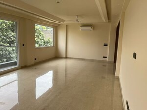 Room in 3 BHK Builder Floor at Hauz Khas – for Rent