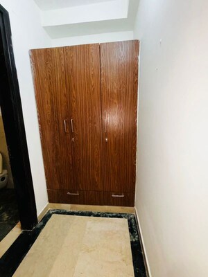 Furnished Amenities in 3 BHK Builder Floor at Ansal Plaza Sector-23, Sector 23 – for Rent