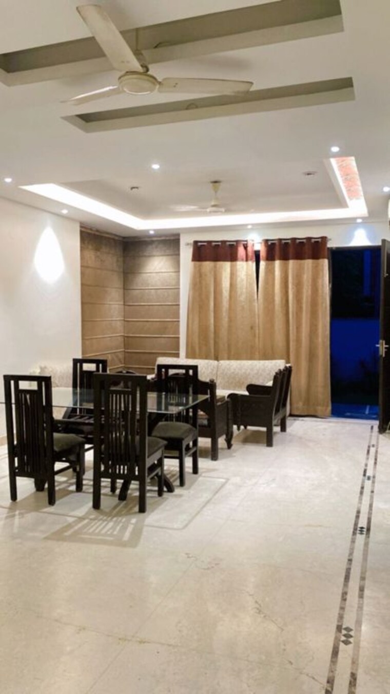 Team Area, ansal-plaza-sector-23 3 Bedroom 2000 Sq.Ft. Builder Floor In Sector 23 Gurgaon 10418854