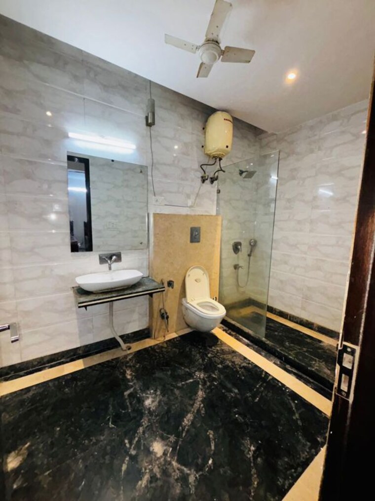 Kitchen, ansal-plaza-sector-23 3 Bedroom 2000 Sq.Ft. Builder Floor In Sector 23 Gurgaon 10418854