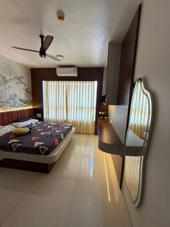 4 BHK + Extra Room Apartment For Rent in Kalpataru Jade Residences