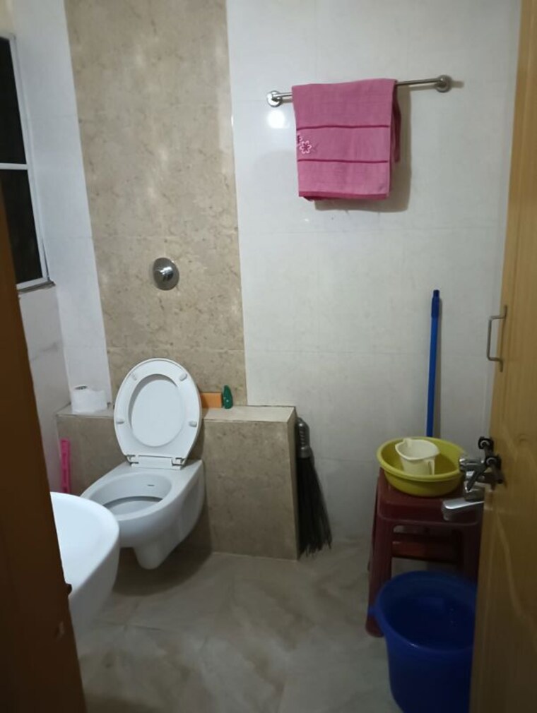Bathroom, miracle-apartments 1 Bedroom 900 Sq.Ft. Builder Floor In Btm Layout Bangalore 9622664