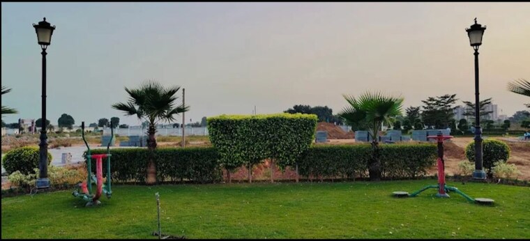 Garden, meffier-golden-park 3 Bedroom 179 Sq.Yd. Builder Floor In Sohna Sector 4 Gurgaon 10418887