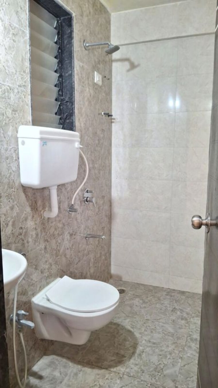 Bathroom, shree-ganpati-chs 2 Bedroom 1000 Sq.Ft. Apartment In Ulwe Sector 19 Navi Mumbai 10418914
