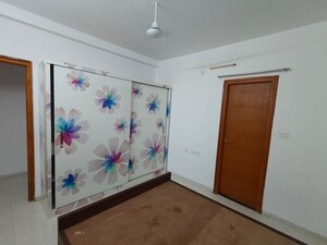 Room in 3 BHK Apartment at Crown Whistling Woods, Kokapet – for Rent