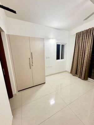 Room in 3 BHK Apartment at Prestige Beverly Hills, Kokapet – for Rent