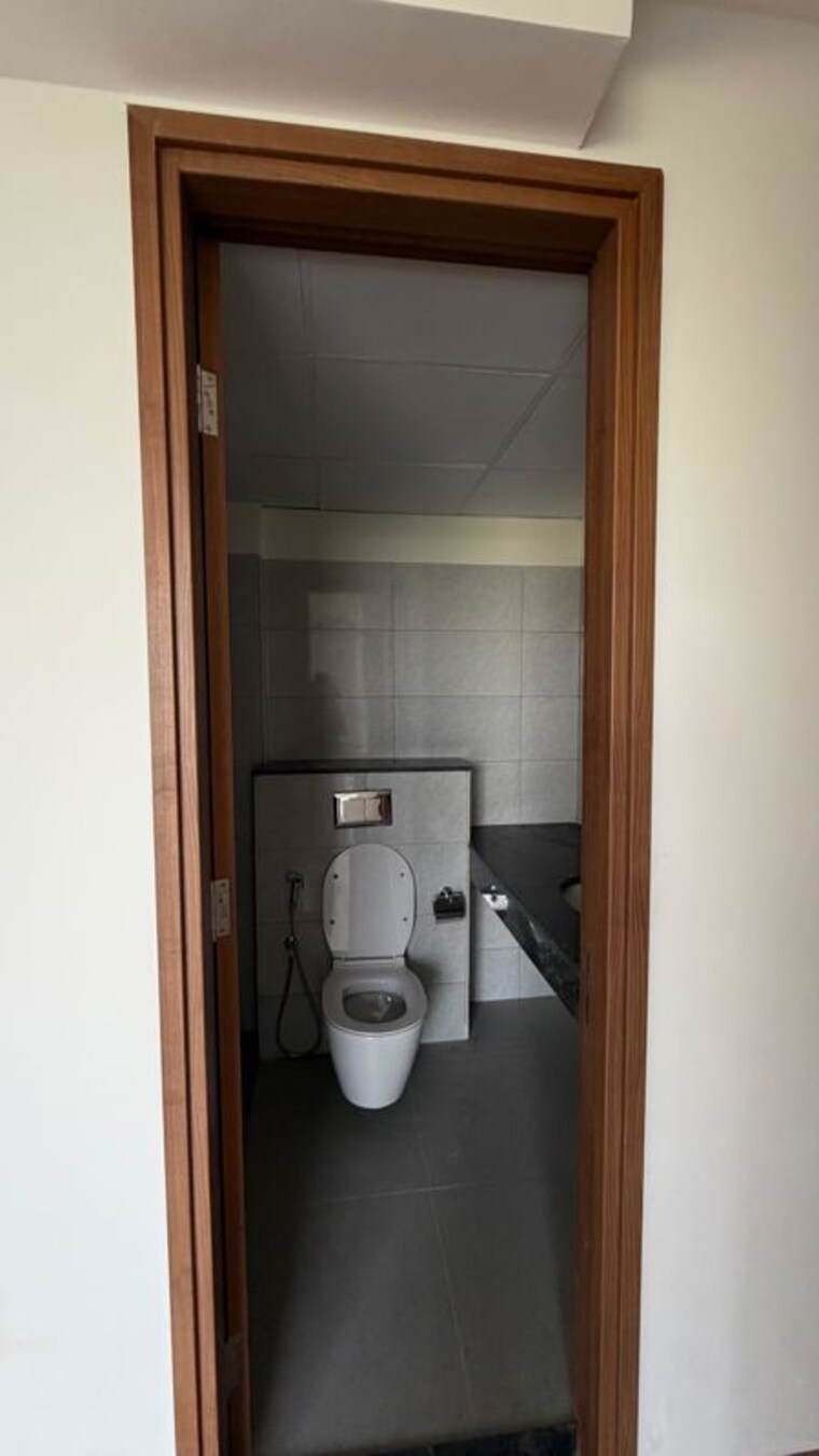 Bathroom, sikka-kimaantra-greens 3 Bedroom 1355 Sq.Ft. Apartment In Sector 79 Noida 10418915