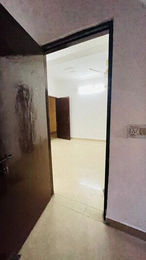 Furnished Amenities in 1 BHK Builder Floor at Saket – for Rent