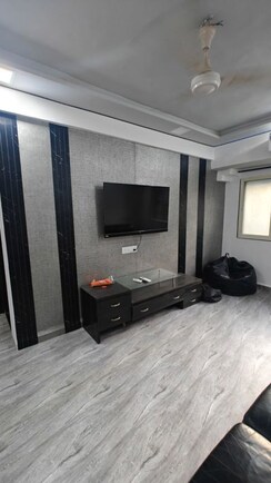 1 BHK Apartment For Rent in Eff Jumbo Darshan CHS