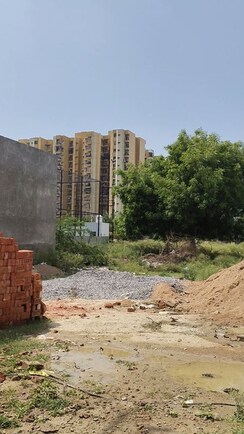 Plot For Sale in Vrindavan Yojna