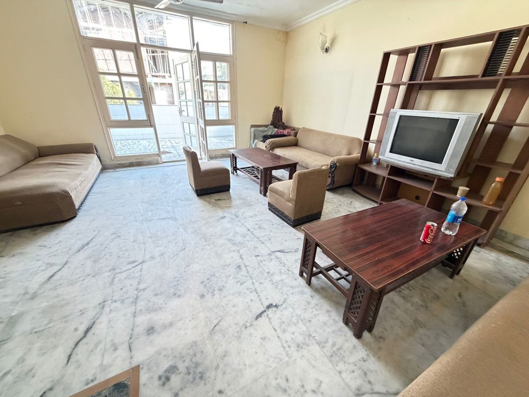 3 BHK + Pooja Room,Servant Room,Study Room,Store Room Builder Floor For Sale in Hauz Khas