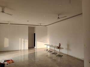 Room in 4 BHK Apartment at Indiabulls Sky Forest, Lower Parel – for Sale