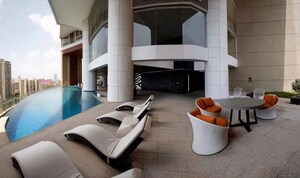 Team Area in 4 BHK Apartment at Indiabulls Sky Forest, Lower Parel – for Sale