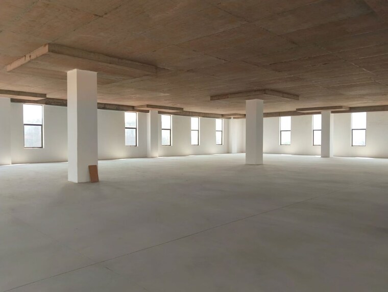 Room, devanahalli Commercial Office Space 50000 Sq.Ft. In Devanahalli Bangalore 10418988