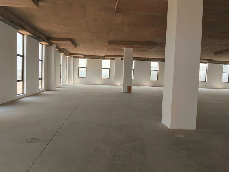 Room, devanahalli Commercial Office Space 50000 Sq.Ft. In Devanahalli Bangalore 10418988