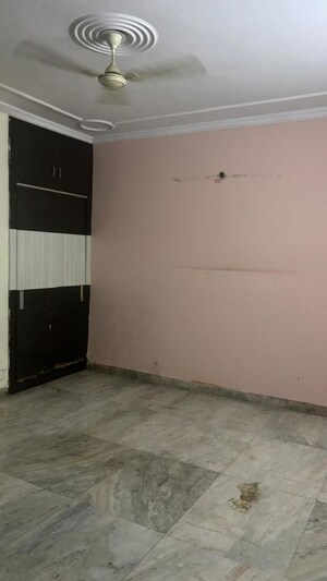 3 BHK Builder Floor For Rent in Green Fields Colony