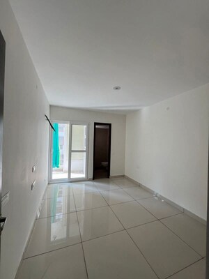 Room in 3 BHK Apartment at Hermitage Centralis, Vip Road – for Rent