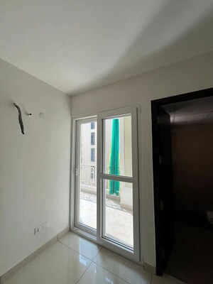 Room in 3 BHK Apartment at Hermitage Centralis, Vip Road – for Rent