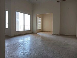 Room in 4 BHK Apartment at Indiabulls Sky Forest, Lower Parel – for Sale