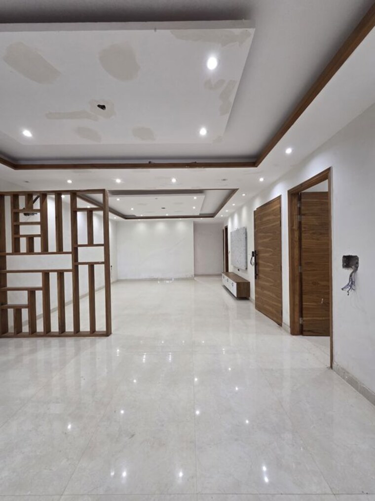 Room, green fields colony 4 Bedroom 2450 Sq.Ft. Builder Floor In Green Fields Colony Faridabad 10419019