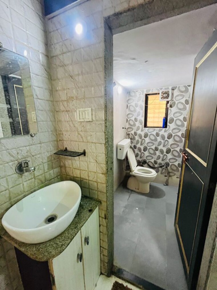 Bathroom, indra nagri 2 Bedroom 1600 Sq.Ft. Apartment In Indra Nagri Nashik 10419050