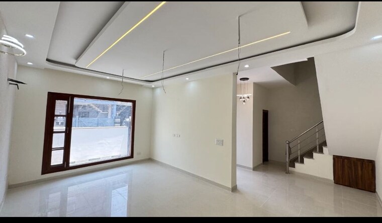 Room, sector 125 3 Bedroom 125 Sq.Yd. Independent House In Sector 125 Mohali 10419058