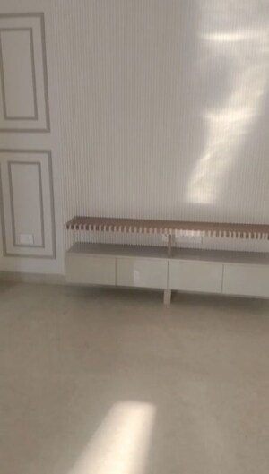 Room in 4 BHK Villa at Vertex Kingston Park, Nallagandla – for Rent
