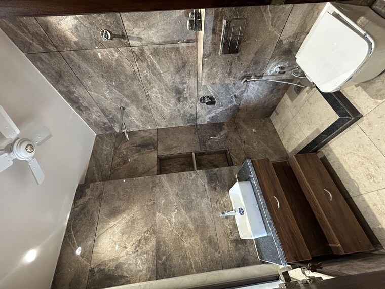 Bathroom, sector 22b 3 Bedroom 1800 Sq.Ft. Builder Floor In Sector 22b Gurgaon 10418989