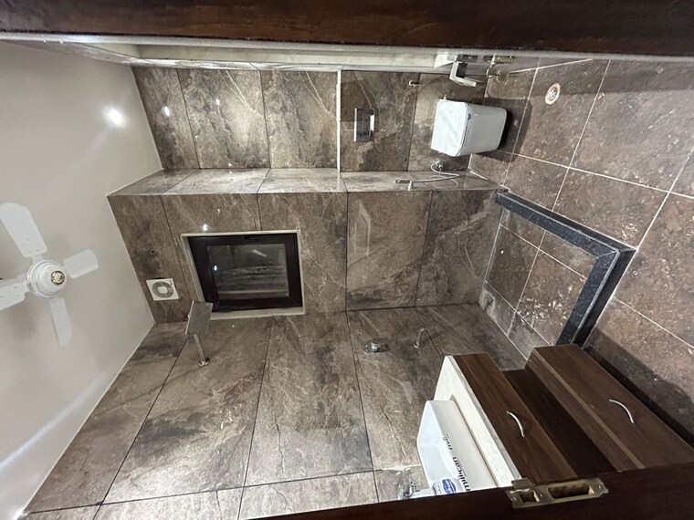 Bathroom, sector 22b 3 Bedroom 1800 Sq.Ft. Builder Floor In Sector 22b Gurgaon 10418989