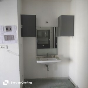 Room in 2 BHK Apartment at Rajapushpa Provincia, Narsingi – for Rent
