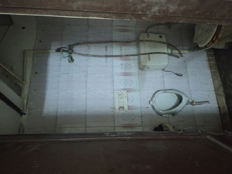 Bathroom, malviya nagar Commercial Office Space 100 Sq.Ft. In Malviya Nagar Delhi 10419068