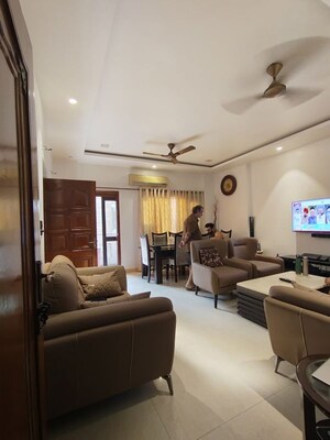 Team Area in 3 BHK Builder Floor at Shivalik Colony – for Sale